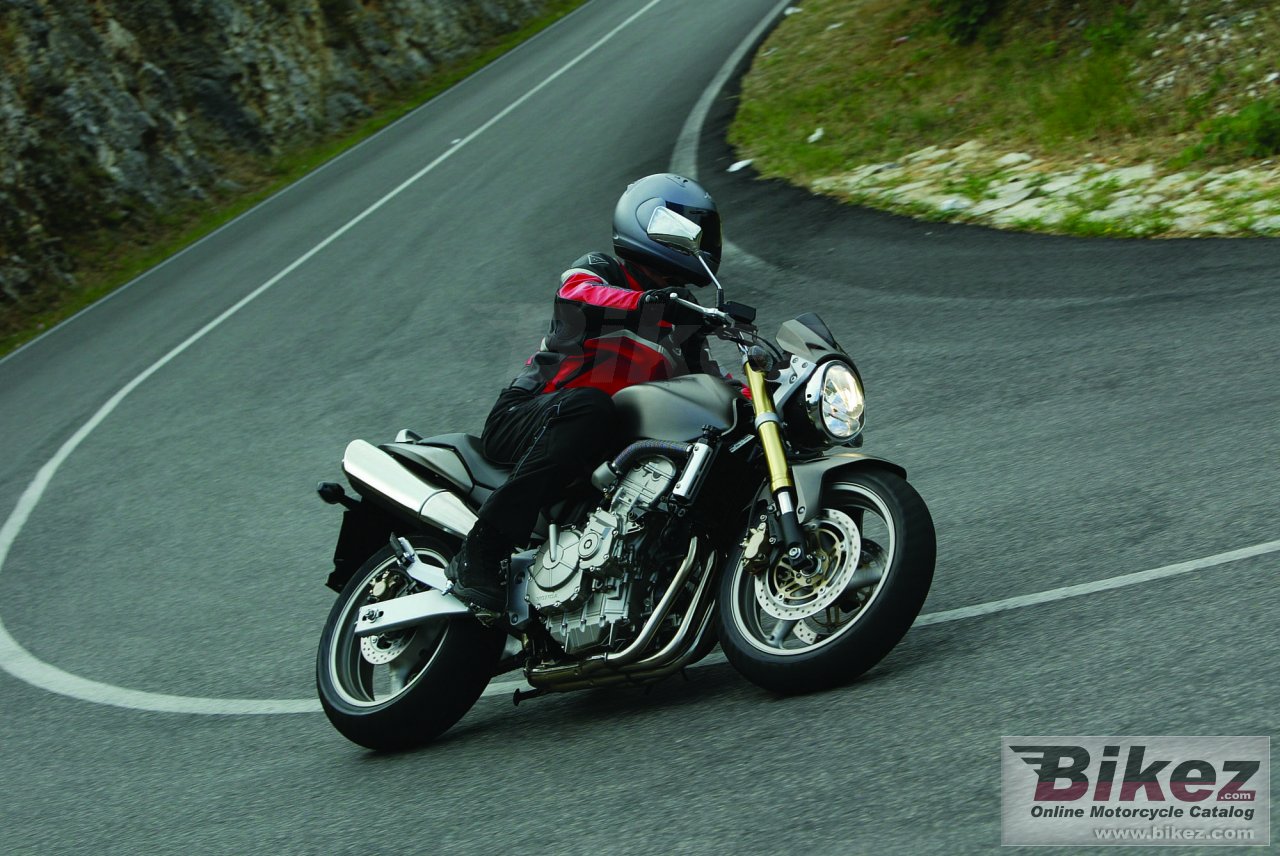 Review: Honda CB 600 F Hornet ‘iedereen moet een keer op deze motor Review: Honda CB 600 F Hornet ‘iedereen moet een keer op deze motor